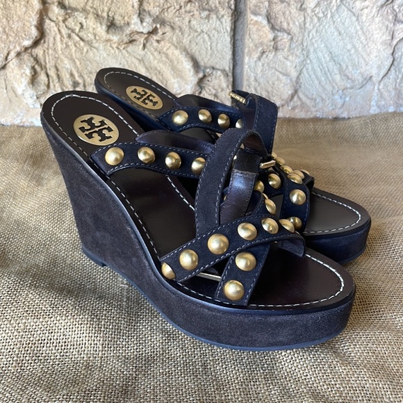 TORY BURCH Sandals Brown Suede Strappy Studded Wedge A9A Retail $398 Siz… - Picture 5 of 10